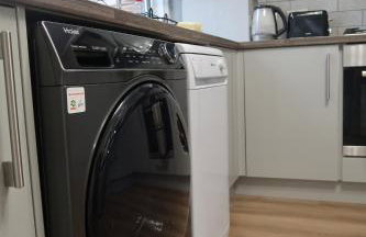 Stylish Designer Cottage - Sleeps 7 - Free Parking - Photo 13