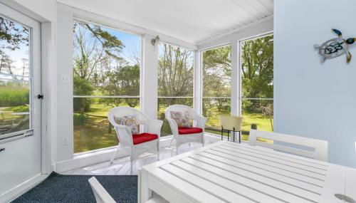 Cozy creekside cottage w fire pit & patio - Foto 5