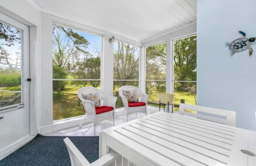 Cozy cottage w creekside fire pit & patio - Foto 5