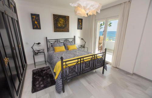 Villa Venecia, Apartamento de Lujo en 1º línea de playa + parking - Photo 32