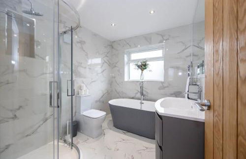 The Wilmslow House Free Parking - Close to Airport - Foto 3