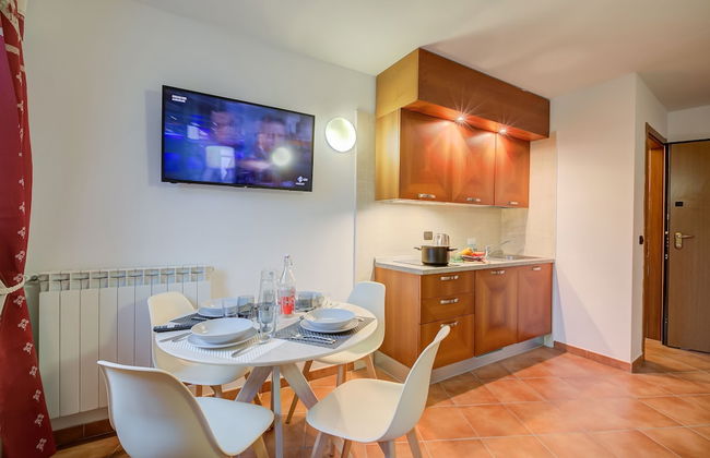 L Aquila Campo Smith On The Ski Slopes - Foto 9