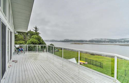 Scenic & Spacious Getaway on North Bay w/ Deck! - Foto 24
