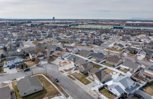 Fully Stocked Home with Hot Tub and Private Yard - Photo 63