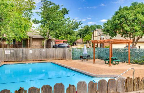 Edmond Townhome with Pool Access Near Arcadia Lake! - Foto 32