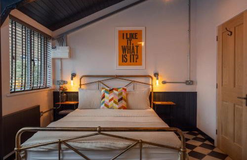 2 The Old Canteen, Two Minute Walk To Beach - Photo 2