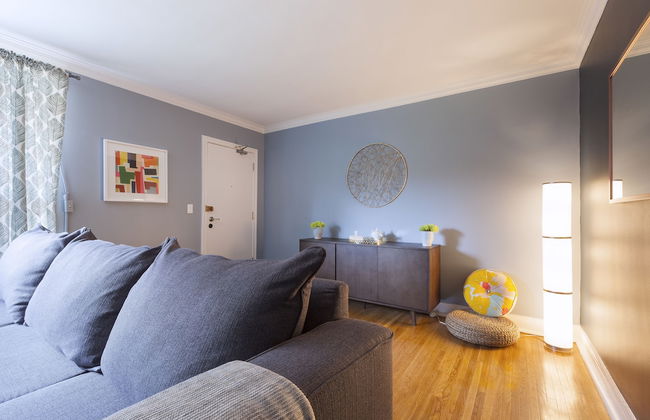 Spacious Apartment in Forest Hill (Free Parking) - Photo 2