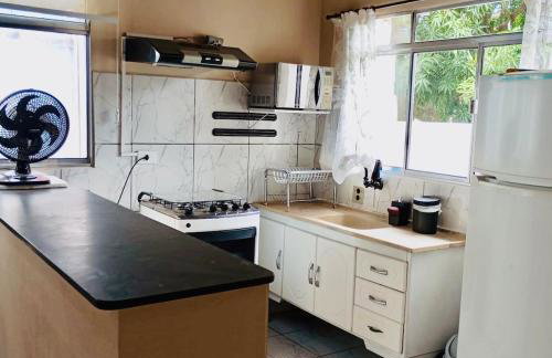 Casa São Sebastião 100 metros da praia e 3km do centro e travessia para Ilhabela - Foto 16