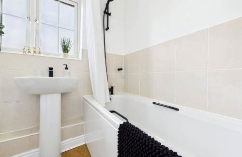 2 Bed Home Port Talbot - Perfect For Contractors & Families - Photo 28