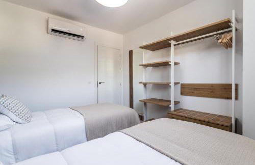 Sur Suites del Sol Apartamento 3 hab y 2 wc con gran terraza y piscina a pasos de la playa - Photo 28