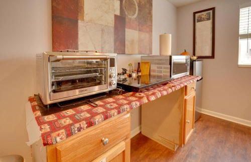 Springfield Apt with Deck and Central Location! - Foto 8