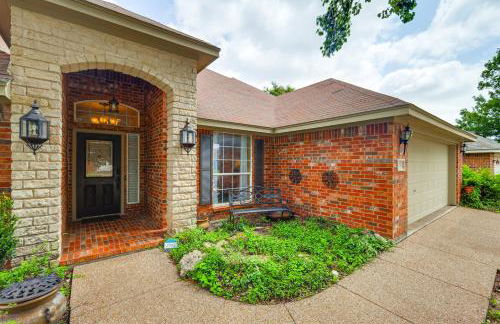 DFW Fun Awaits Family Home in Crowley! - Foto 34