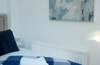 Train House - Photo 26