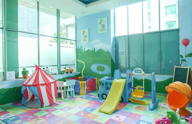 Homey with Private Lift 2BR Apartment at St. Moritz Puri near Mall - Foto 24