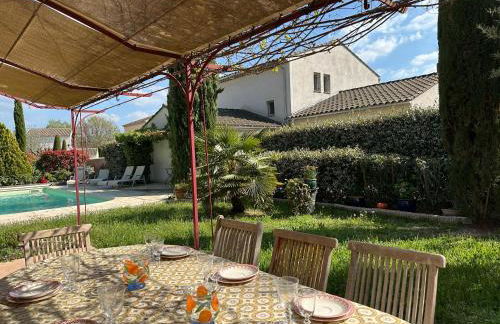 Villa Nicole avec piscine & jardin privés, parking dans le cœur du Luberon, proche Gordes, Roussillon, Goult, Bonnieux - Foto 4