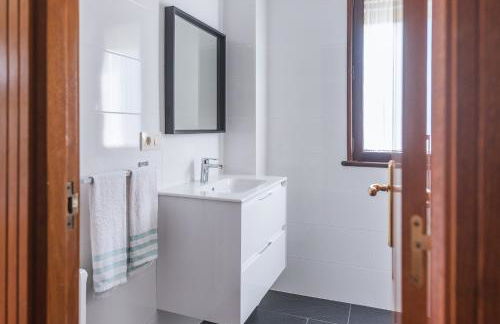 Luminoso apartamento reformado en villa termal - Photo 9