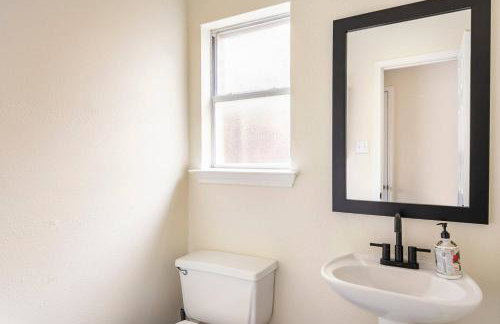 Spacious homequiet neighborhood nr downtown - Foto 17