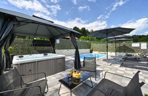 AquaHaven With Private Pool And Wellness - Happy Rentals - Foto 3