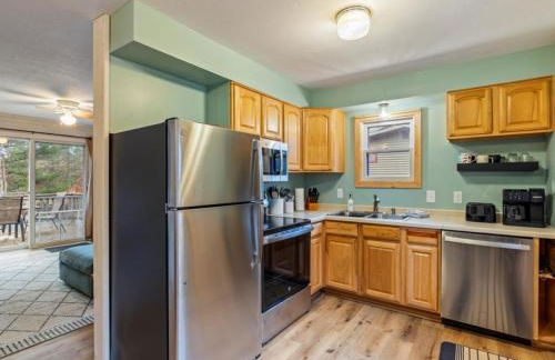 Cute Whitefish Cabin with Hot tub - Foto 17