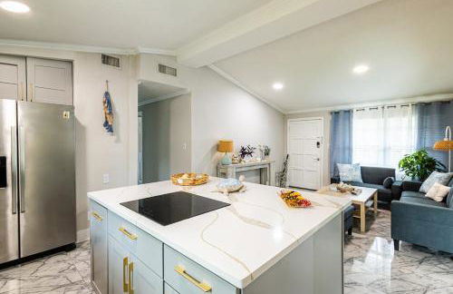 Light & Cozy Oasis with Private Pool and Hot Tub - Foto 53