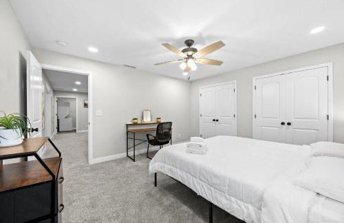 Charming 4-BR Retreat in the Heart of Clarksville - Foto 59