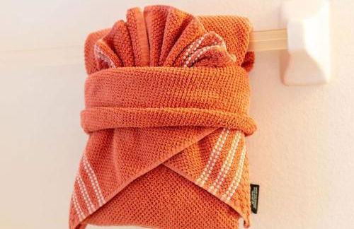 Beautiful Lake View Pool House Brand new Hot Tub - Foto 49