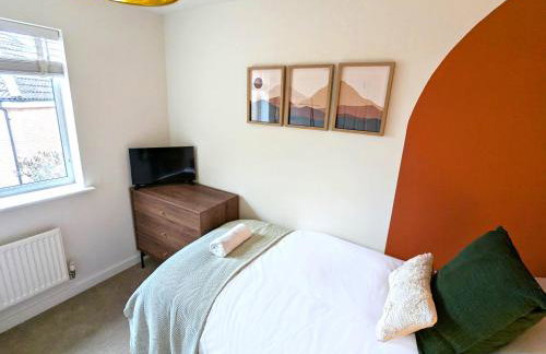 CHERRYTREES 5 Bed House, Sleeps 10, 3 Bathrooms, Parking, Ideal for Groups and Work Stays - Foto 30