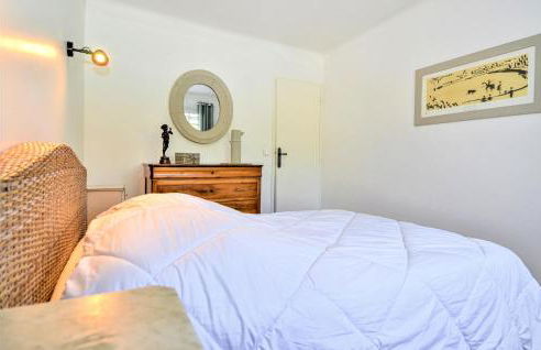 4 Bedroom Lovely Home In Bellegarde - Foto 27