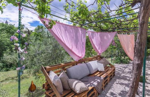 2 Bedroom Cozy Home In Kostrcani - Photo 8