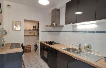 T2 55m² tout confort avec jardin. Cuisine et équipements neufs. Wifi TV parking - Photo 8
