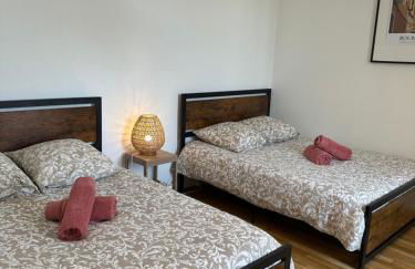 Maison familiale, 13 lits, 3 SDB, parking gratuit, jardin, terrasse - Foto 11