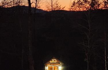 Solar powered log cabin with mountain views, 3acres - Foto 6