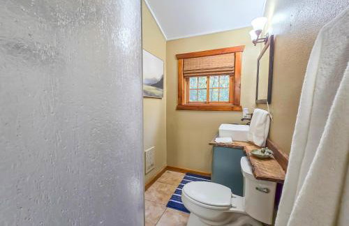 20 min to Yellowstone, Family Cabin, Fire Pit - Photo 24