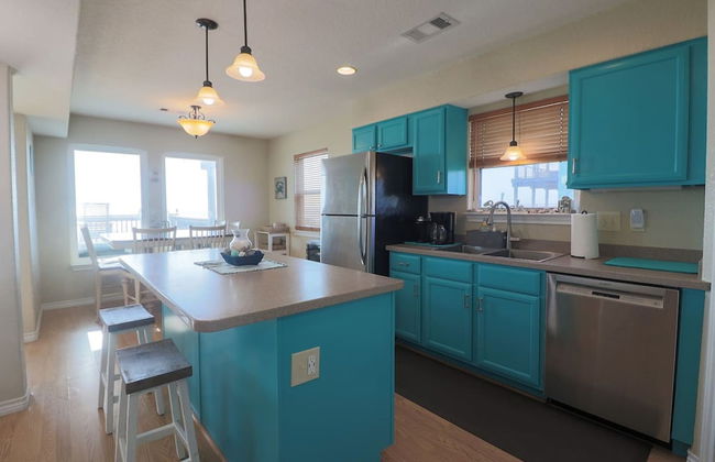 Superb Home With Private Walkover to Beach - Foto 12