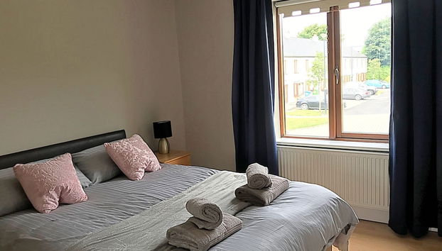 Immaculate 3-bed House With Private Secure Garden - Foto 5, Quarto