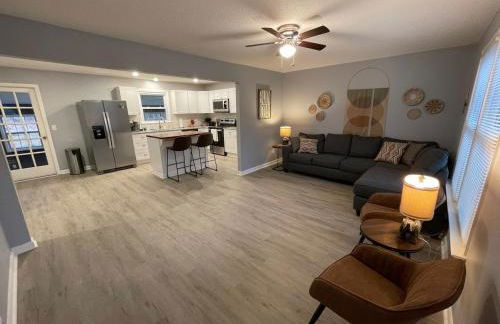 Remodeled Cottage With Sunroom - Foto 7