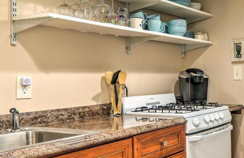 Quaint and Convenient! Cape Cod Apt Near Canal - Foto 12