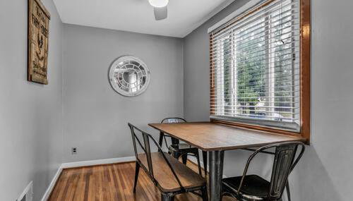 Gorgeous 2 Queen Bedroom Lower Apartment in North Buffalo with Free Driveway Parking - Foto 3