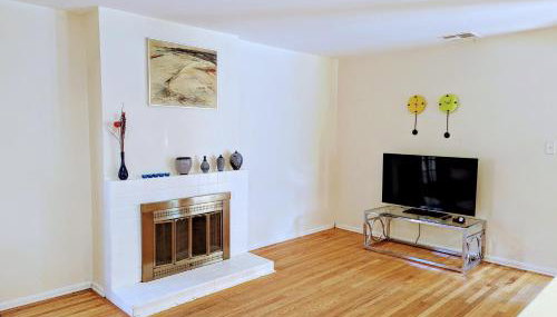 Entire House,Convinient location in Los Angeles , near Universal, Hollywood, Pets Friendly, Free WIFI - Foto 5