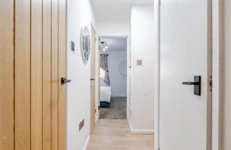 Stylish urban escape with free parking in Manchester - Foto 10