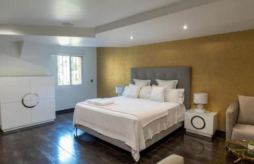 Luxury Vacation Villa - Photo 1