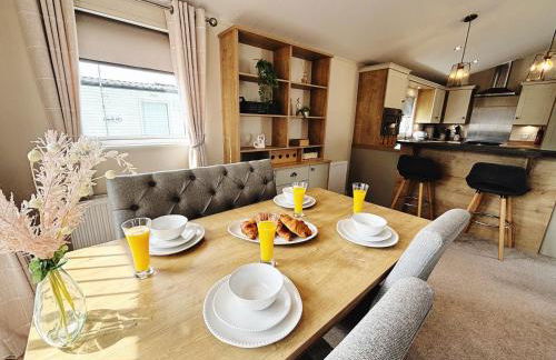 2 Lakeside, Luxury lodge with private garden & parking - Foto 9