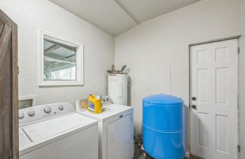 Hill Country Getaway Near San Marcos River home - Photo 27