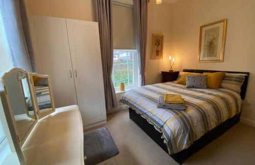 Fabulous 2 bed Historic Ground floor apartment Belper with free car parking next to property - Foto 40