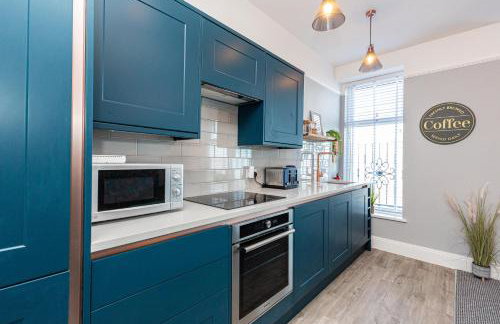 Stylish Seafront Apartment - Sleeps 6 - Gateway to the Lakes - Photo 2