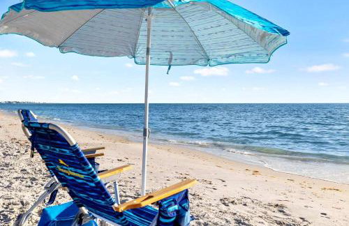 Charming Beachfront Cottage with Dock Slip and Kayaks on Little Gasparilla Island | Placida, FL - Foto 28