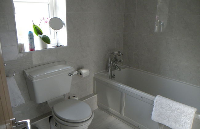 Woodfield House - Photo 6