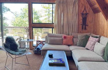 A-Frame with Carousel Fireplace - Foto 6