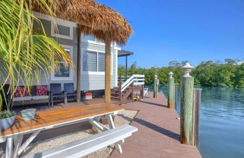 Tiny Home on Waterfront, Bay Views, Deck, Pool - Photo 18