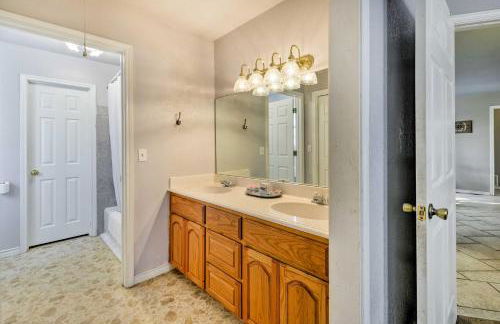 Pet-Friendly Moody Home with Fire Pit and Large Yard! - Foto 13